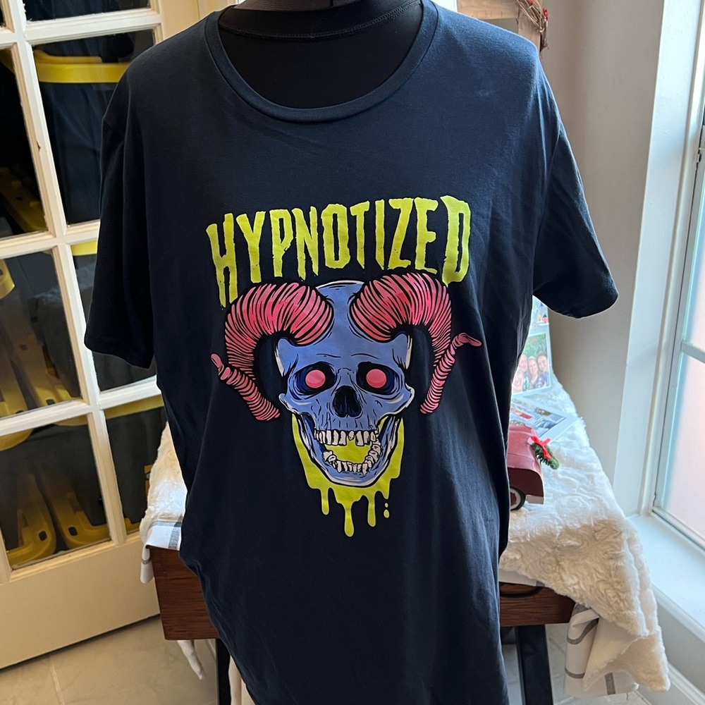 Skate inspired T-shirt by Cuidado con el Pedro size L